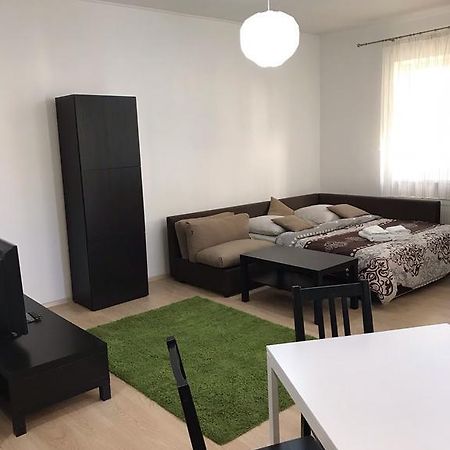 Gil Apartments, Квартира Студия В Самом Центре Пл Петефи Uzjhorod Exteriör bild