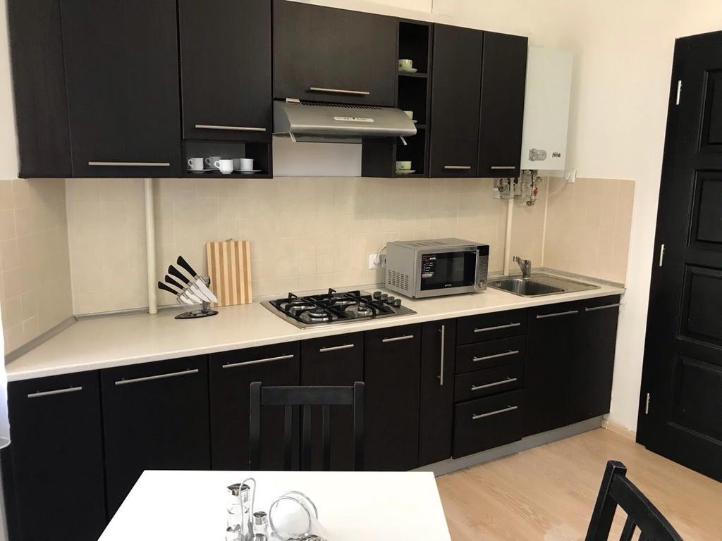 Gil Apartments, Квартира Студия В Самом Центре Пл Петефи Uzjhorod Exteriör bild