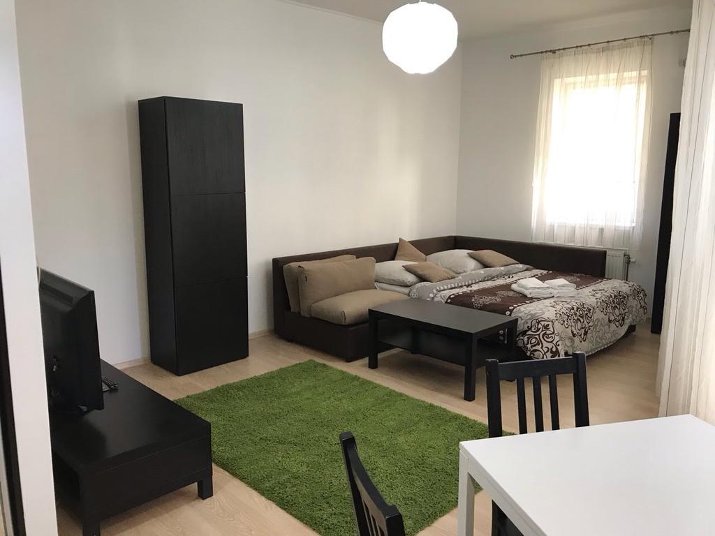 Gil Apartments, Квартира Студия В Самом Центре Пл Петефи Uzjhorod Exteriör bild