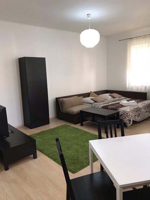 Gil Apartments, Квартира Студия В Самом Центре Пл Петефи Uzjhorod Exteriör bild
